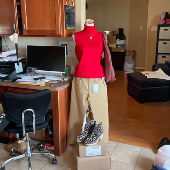 Cable & Gauge Sleeveless Turtleneck in Intense Red Size XL, NWT - Picture 3 of 13